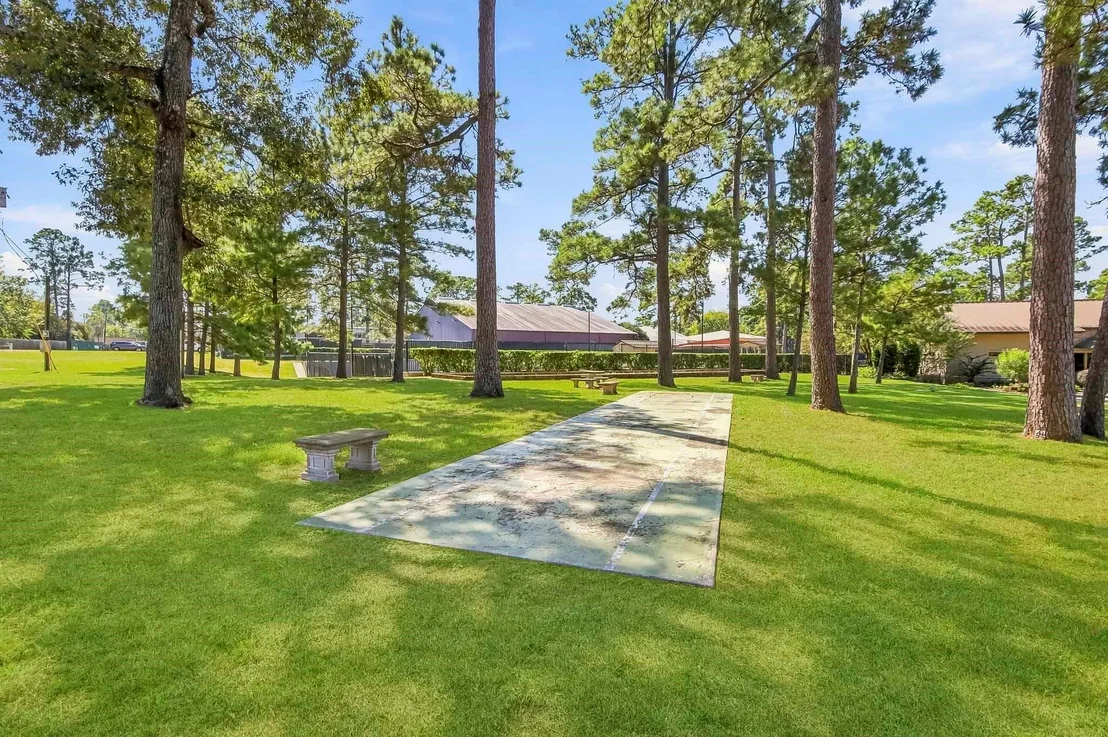 Photo of 12222 Hawthorne Drive