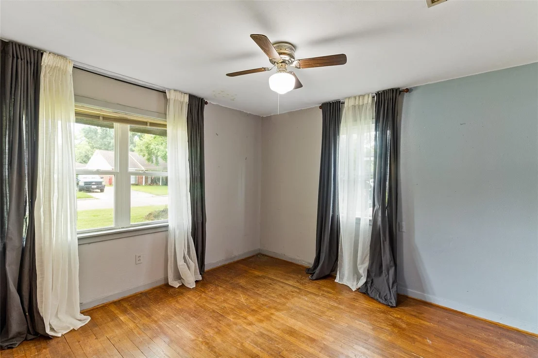 Photo of 1413 Lawn Drive