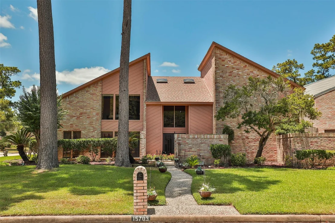 Photo of 15703 Winding Moss Drive