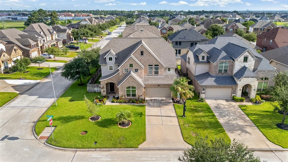 Photo of 7103 Avalon Bluff Drive