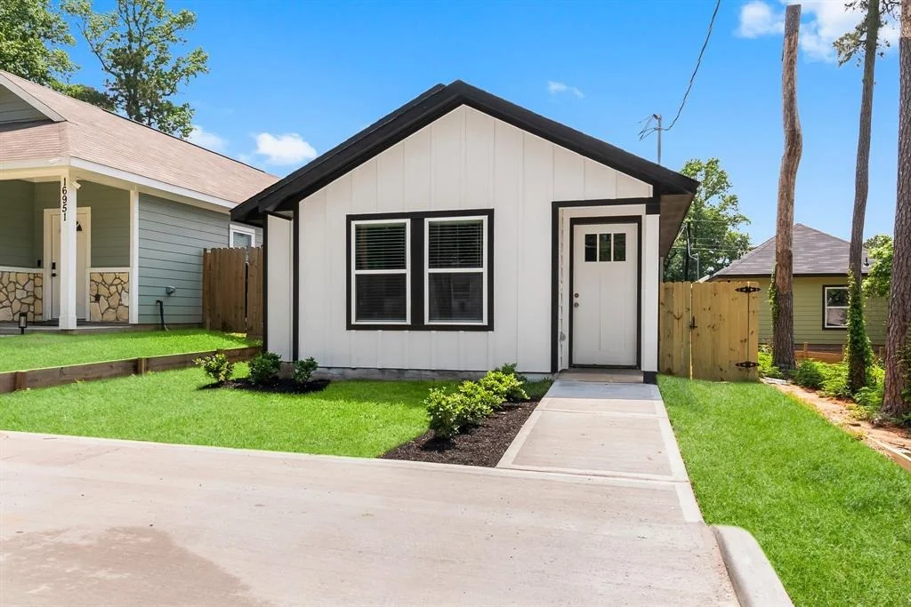 Photo of 16955 Balmoral