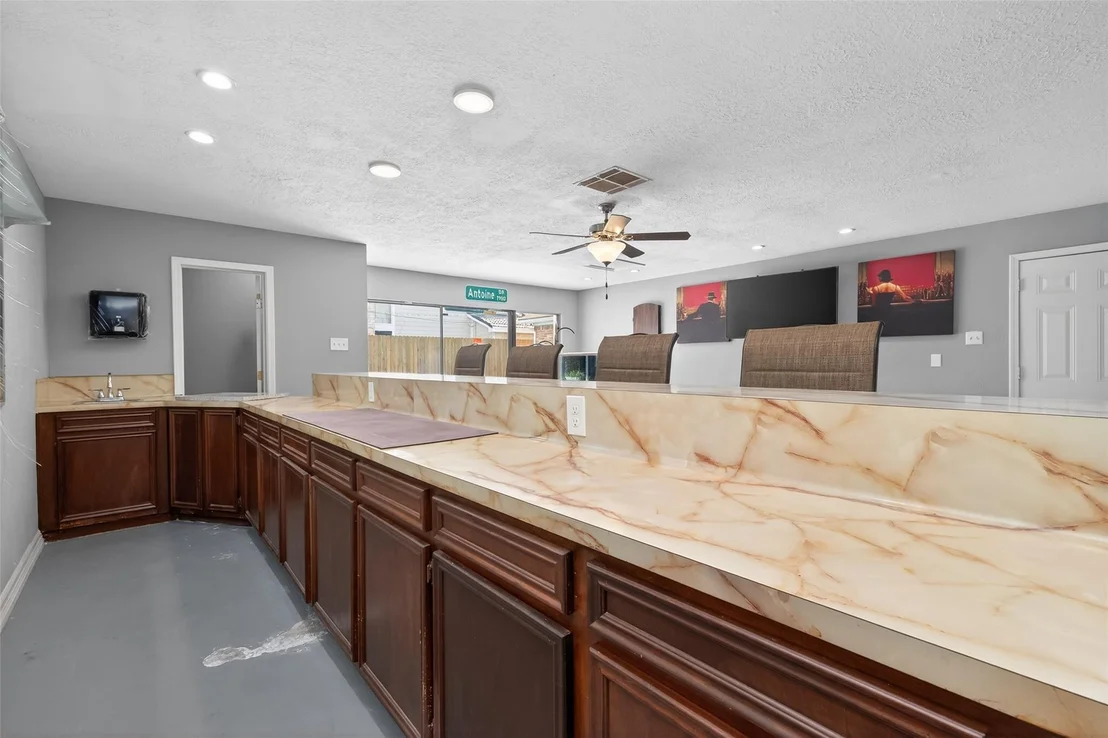 Photo of 5722 Arncliffe Drive
