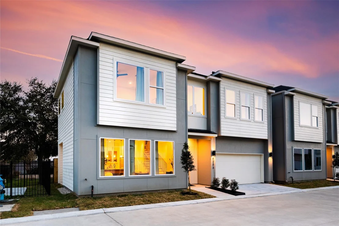 Photo of 8917 Knoll Branch Drive