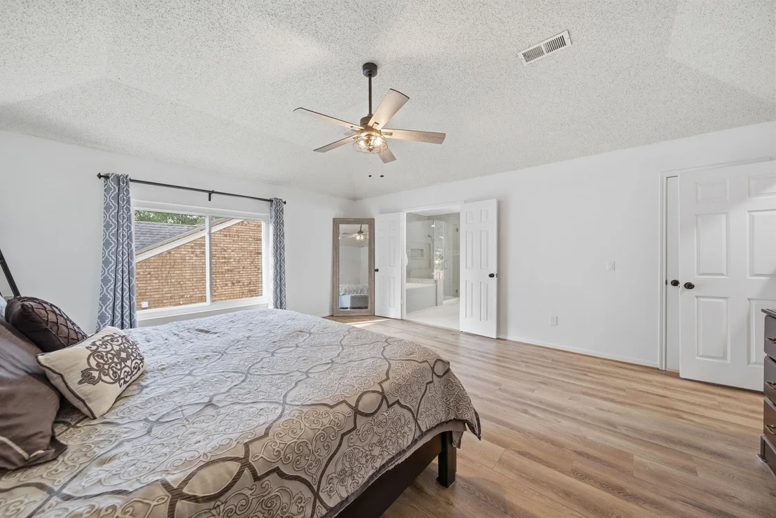 Photo of 815 Sierra Lake Drive