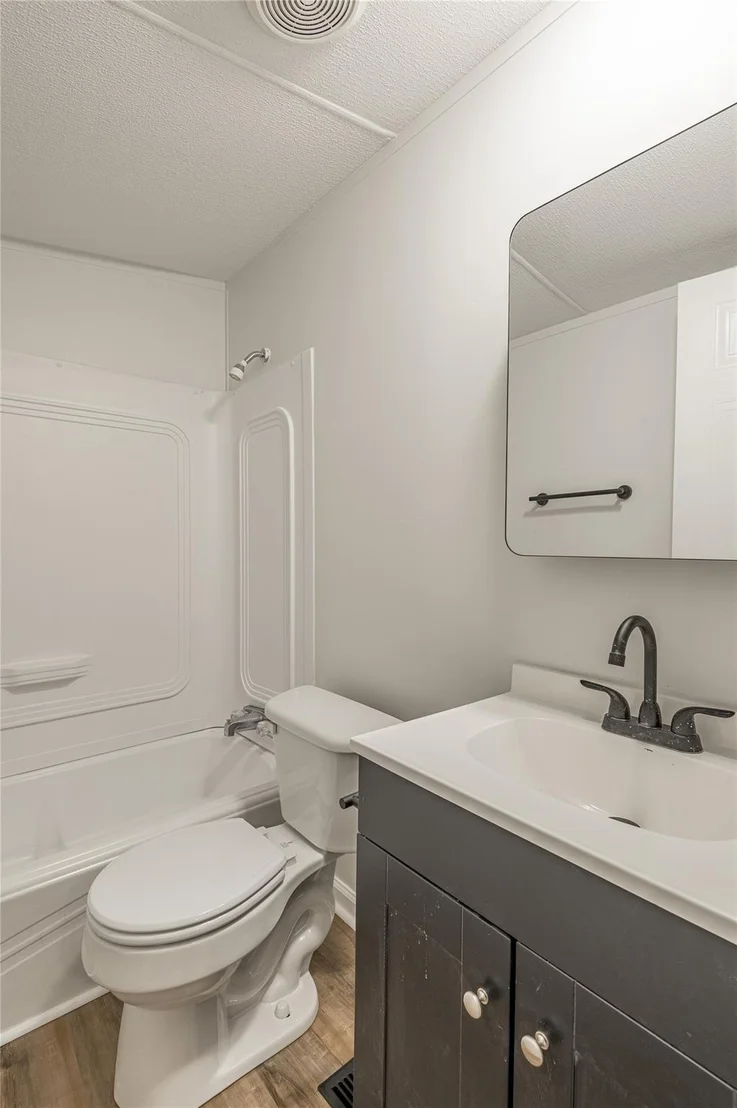 Photo of 352 Cherokee Lane