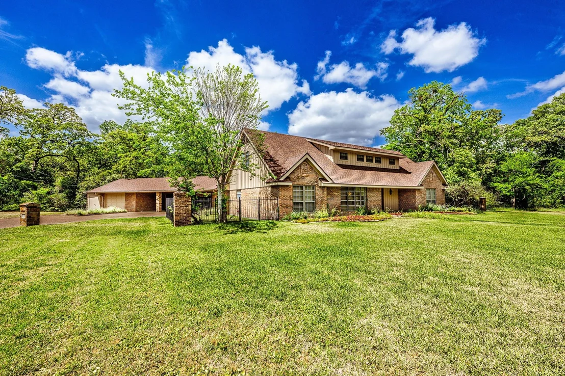 Photo of 1100 Broadmoor Drive