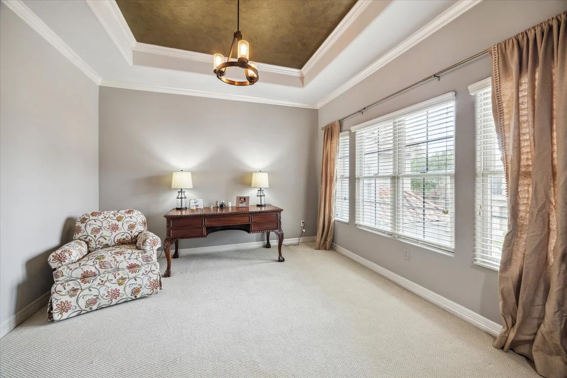 Photo of 2727 Stuart Manor