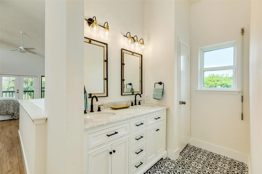 Photo of 8 Lyncrest Drive