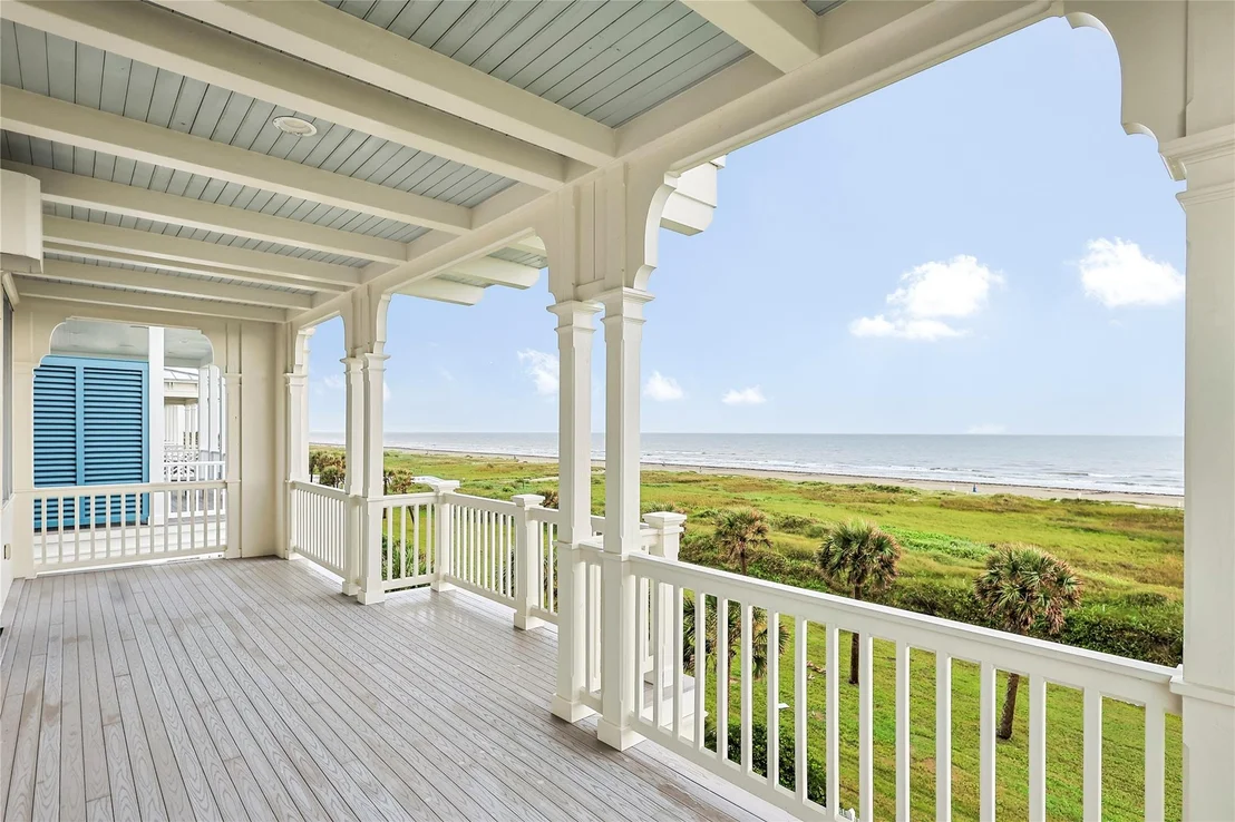 Photo of 2425 E Seaside Drive