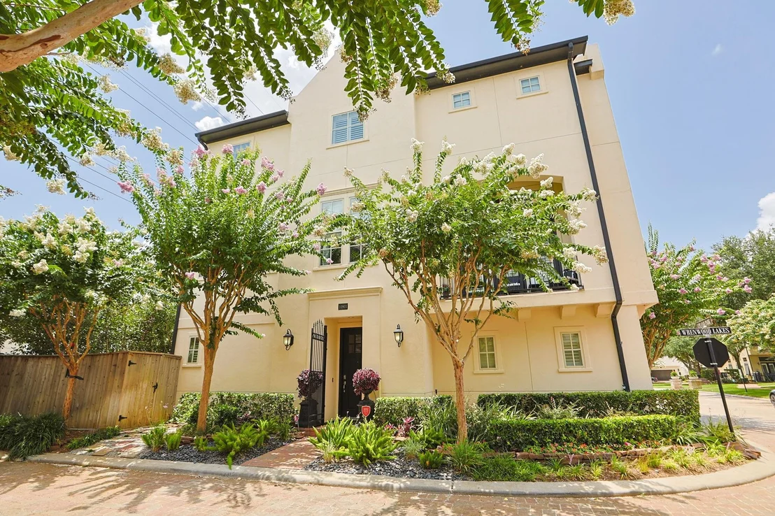 Photo of 10901 Upland Park