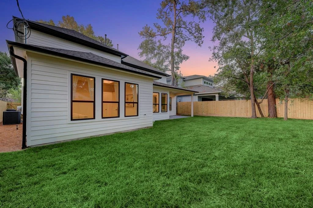 Photo of 1349 Chantilly Lane