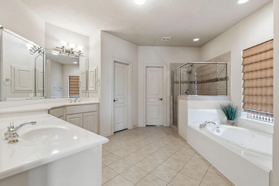 Photo of 8411 Middle Canyon Road