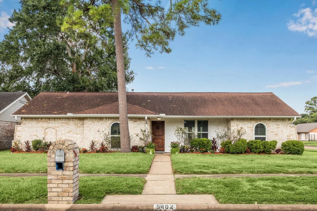 Photo of 5402 Alba Road