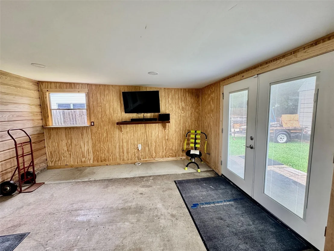 Photo of 5050 Swallow Drive