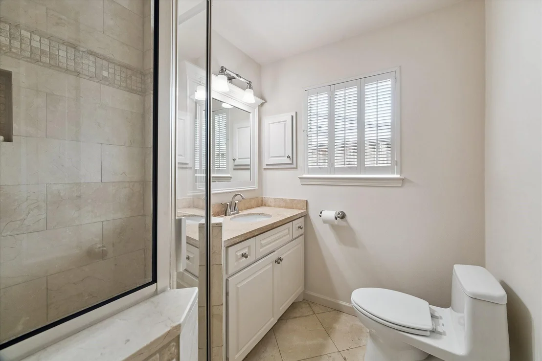 Photo of 6143 Chevy Chase Drive