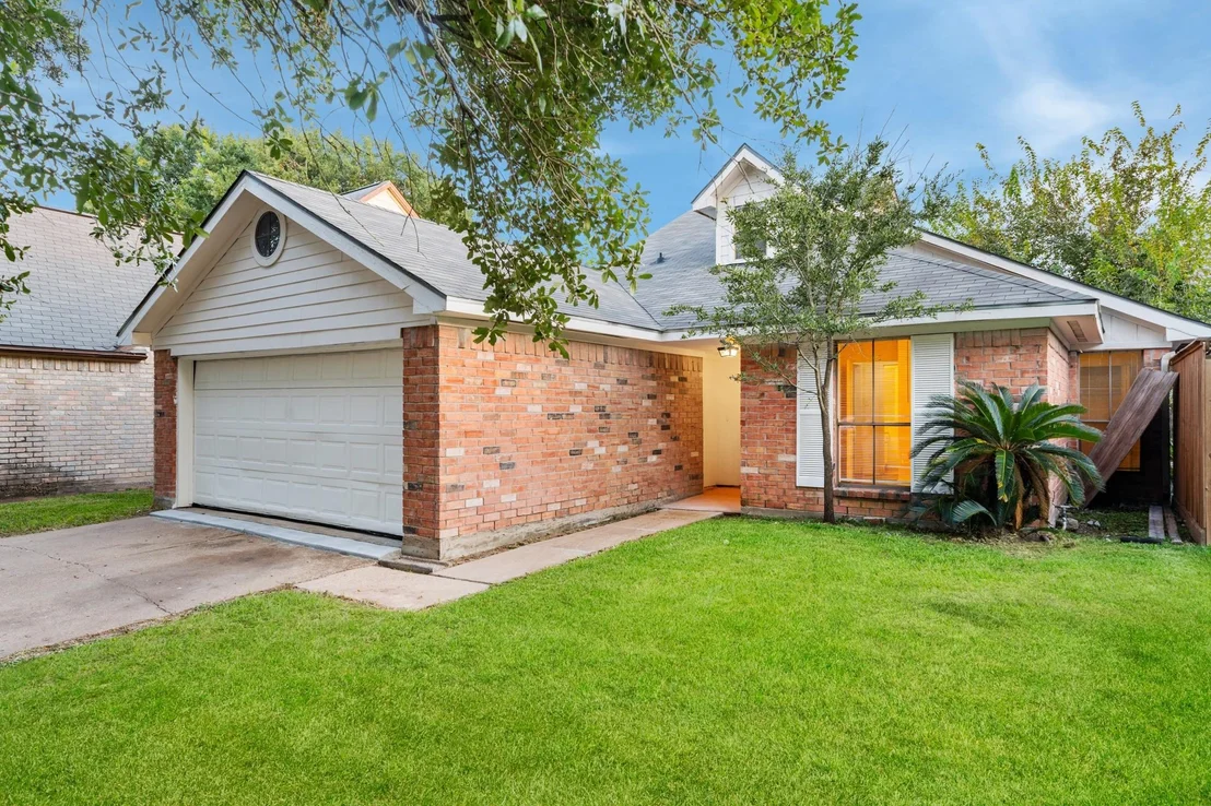 Photo of 13527 Avonshire Drive