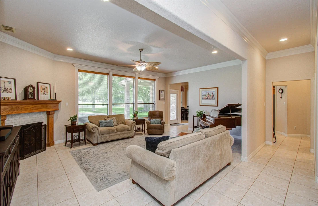 Photo of 805 Enchanted Oaks Drive