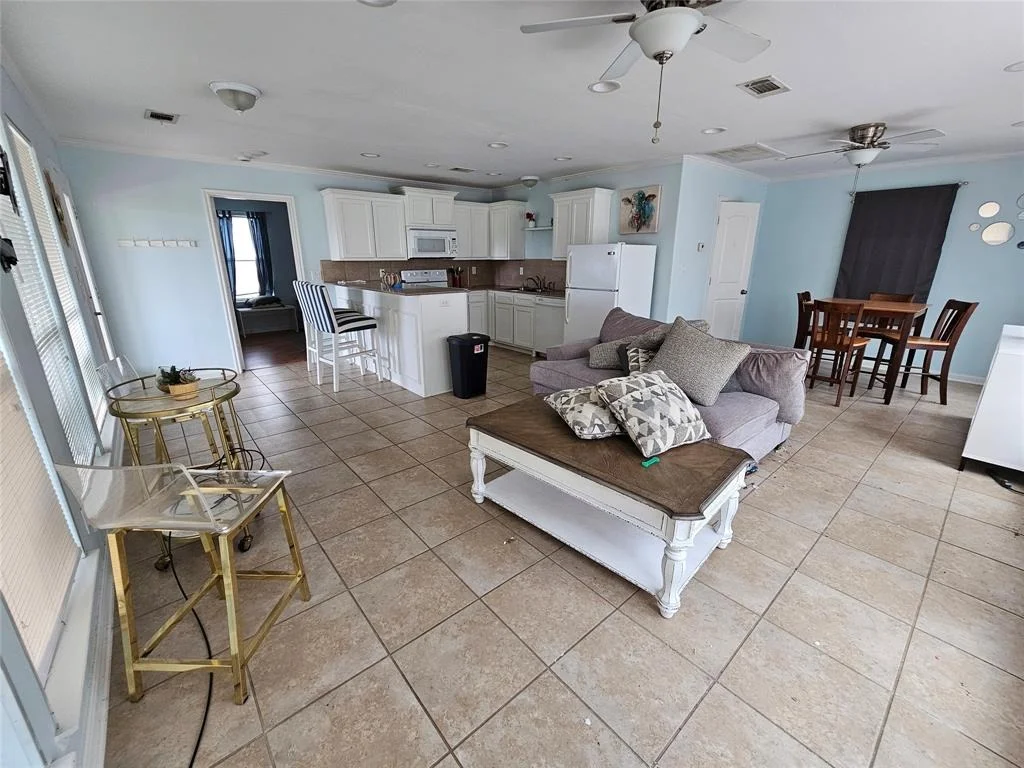 Photo of 970 Olive Drive