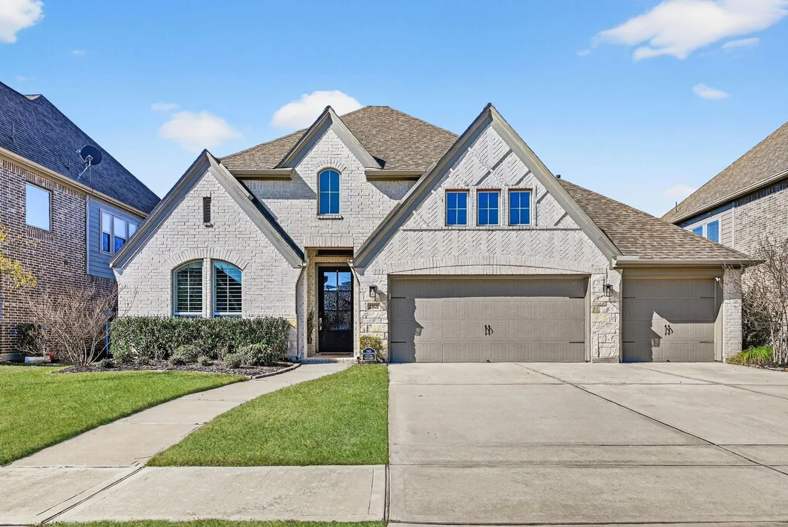 Photo of 25121 Pinebrook Grove Lane