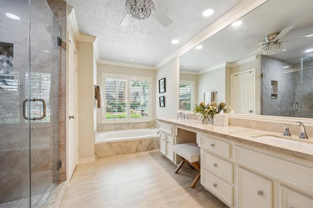Photo of 15927 Meadowside Drive