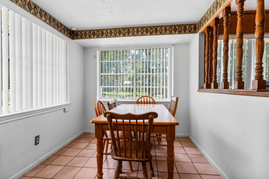 Photo of 2395 Southline Road