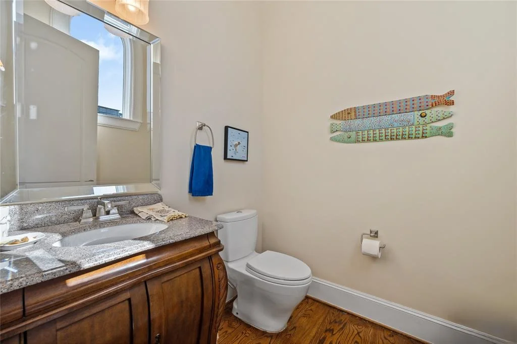 Photo of Unit E at 1700 Sunset Boulevard