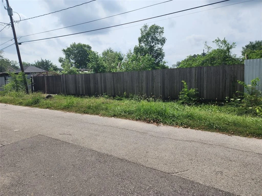 Photo of 2425 Calvin Avenue