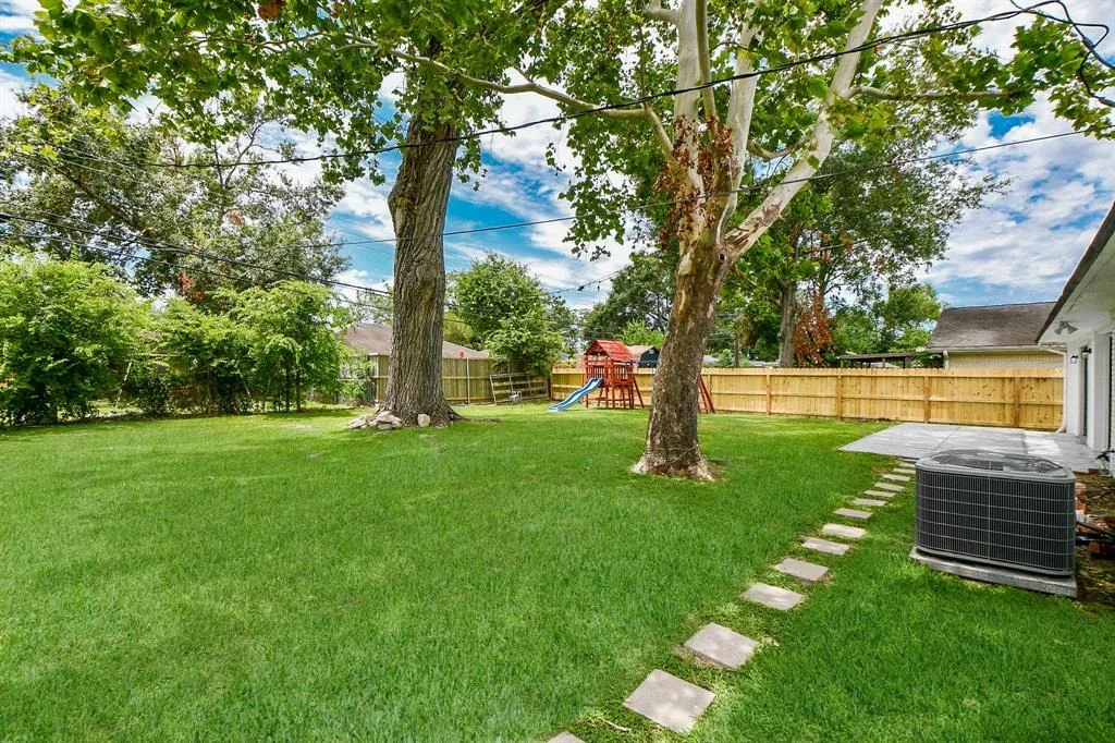 Photo of 9427 Springmont Drive