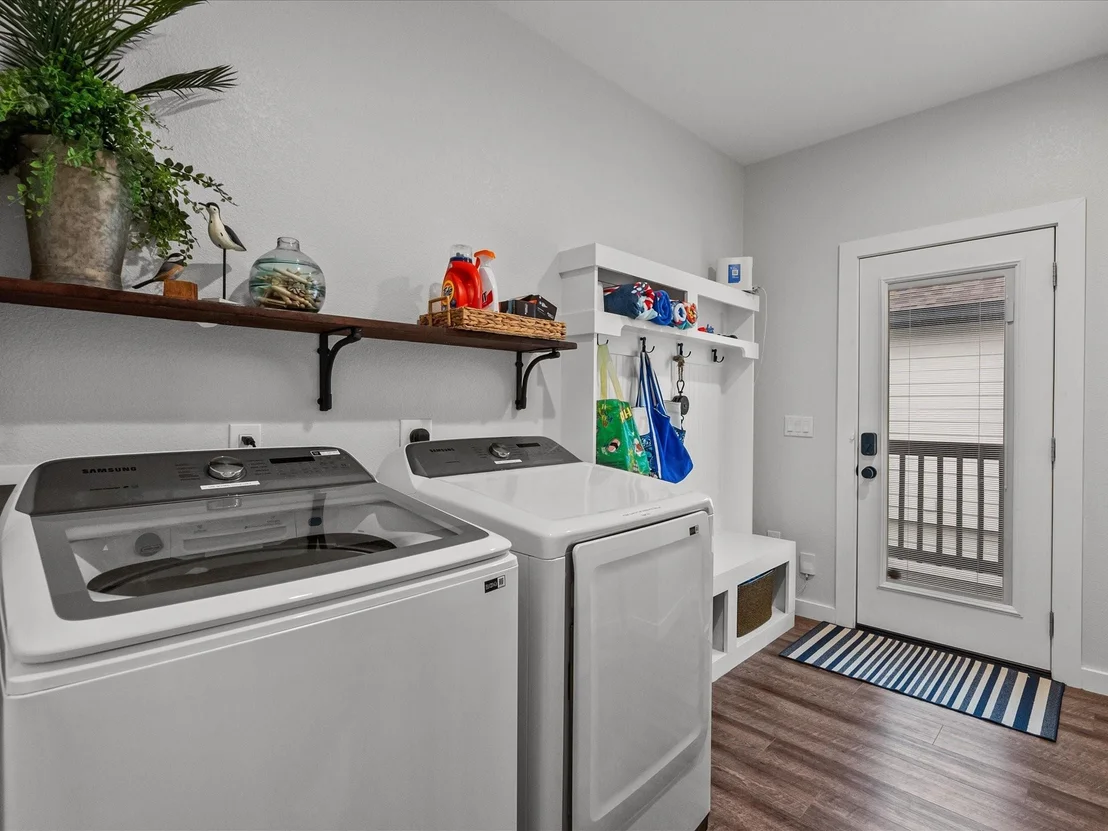 Photo of 822 W 2nd Street