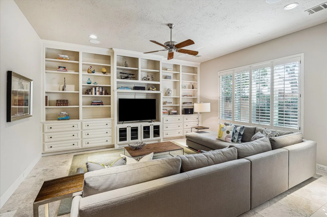 Photo of 2626 Stuart Manor