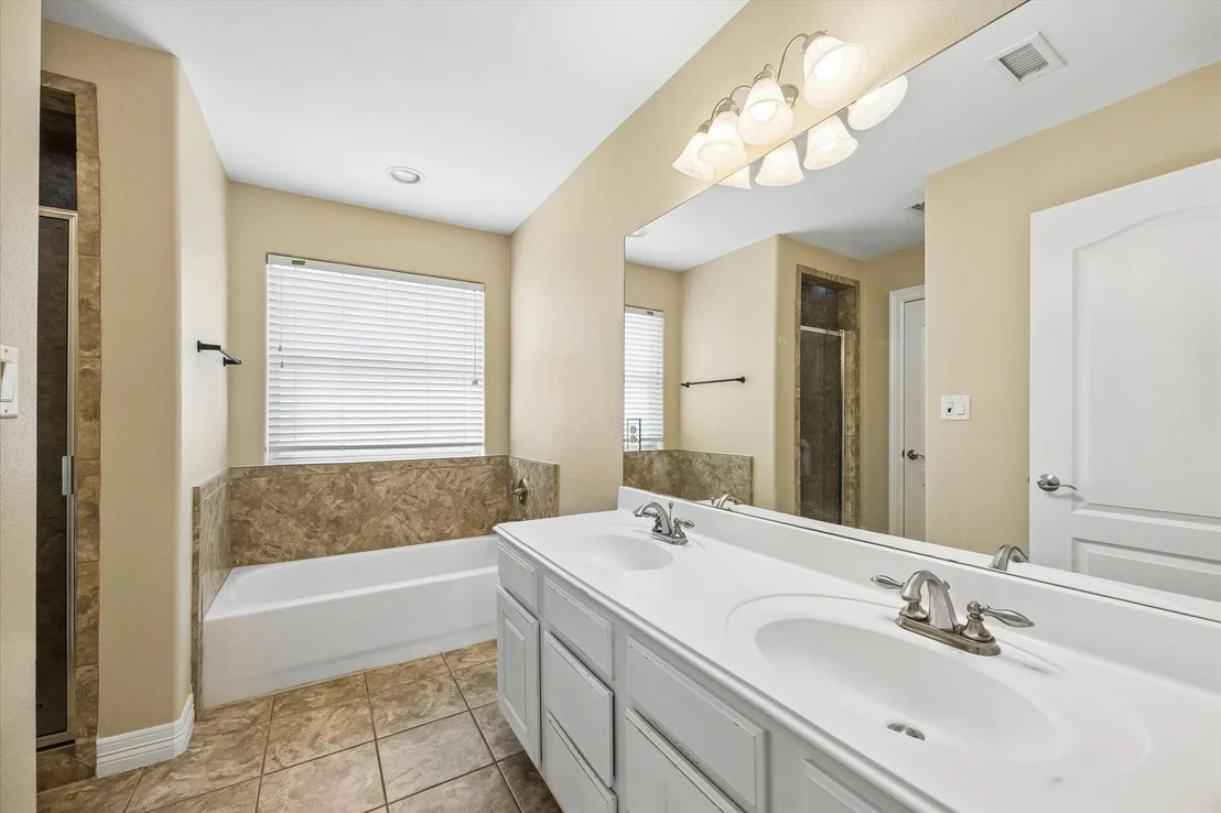 Photo of 1717 Eagle Lake Road
