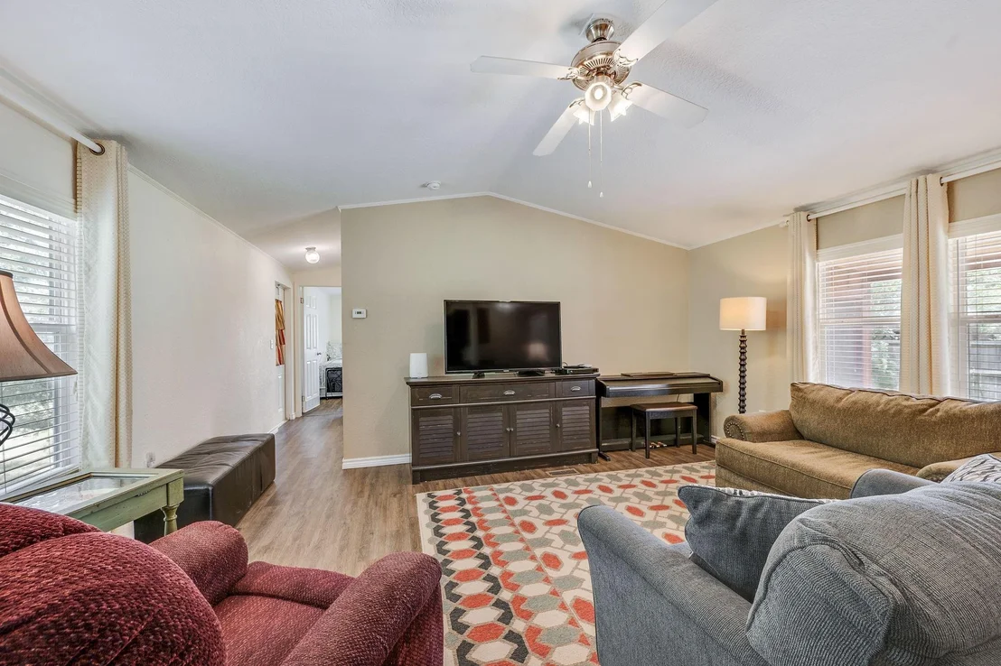 Photo of 412 Leaning Oak Lane