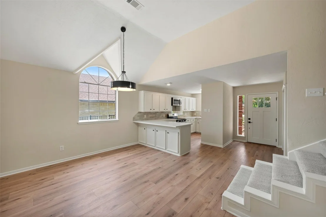 Photo of 6979 Breezy Point
