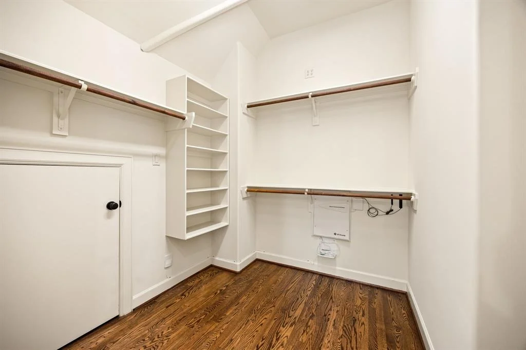 Photo of 2810 Mid Lane