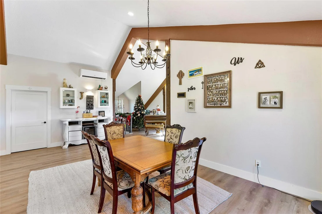 Photo of 6641 S Eagle Road