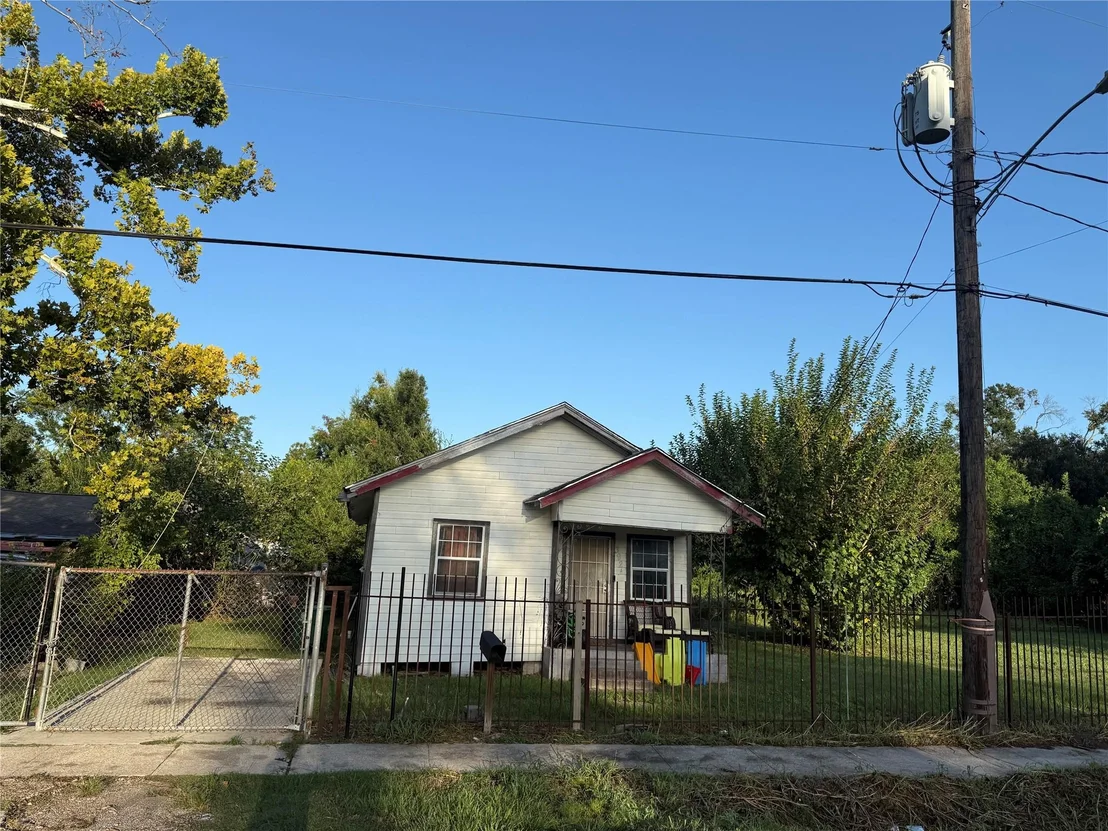 Photo of 4806 Crane Street