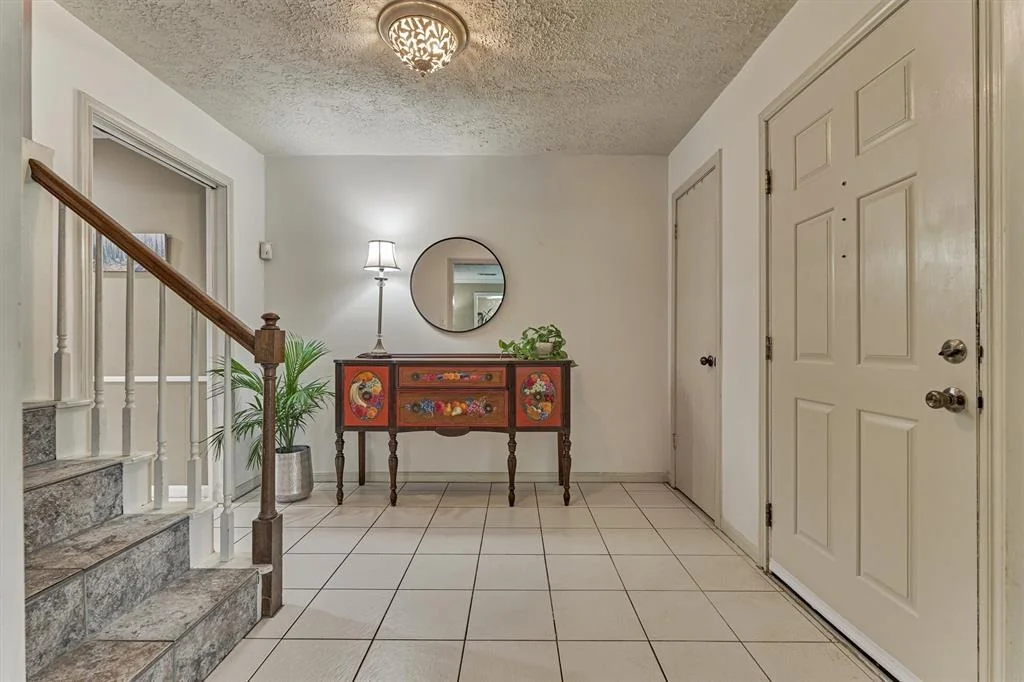 Photo of 6314 Knollview Drive