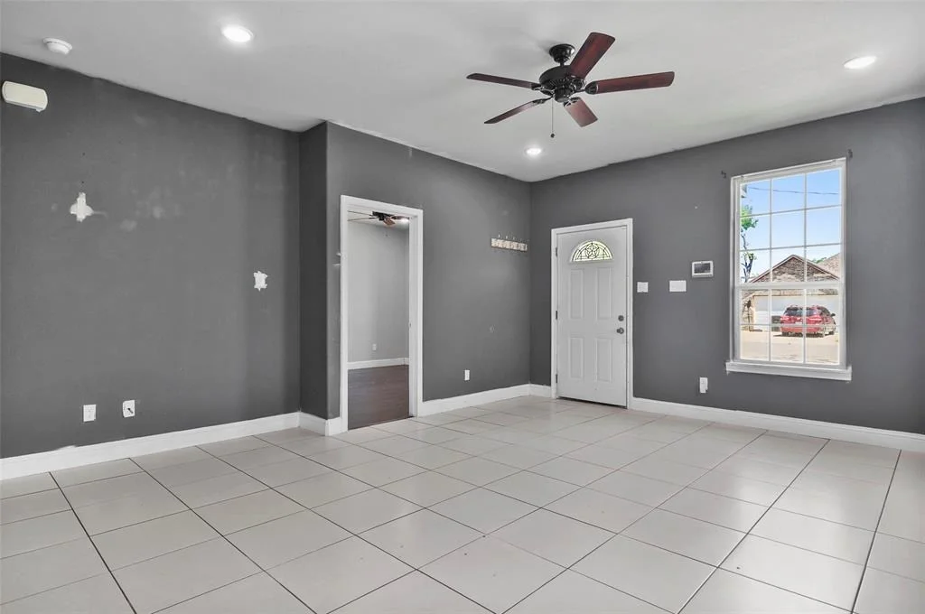 Photo of 431 Sabine Avenue