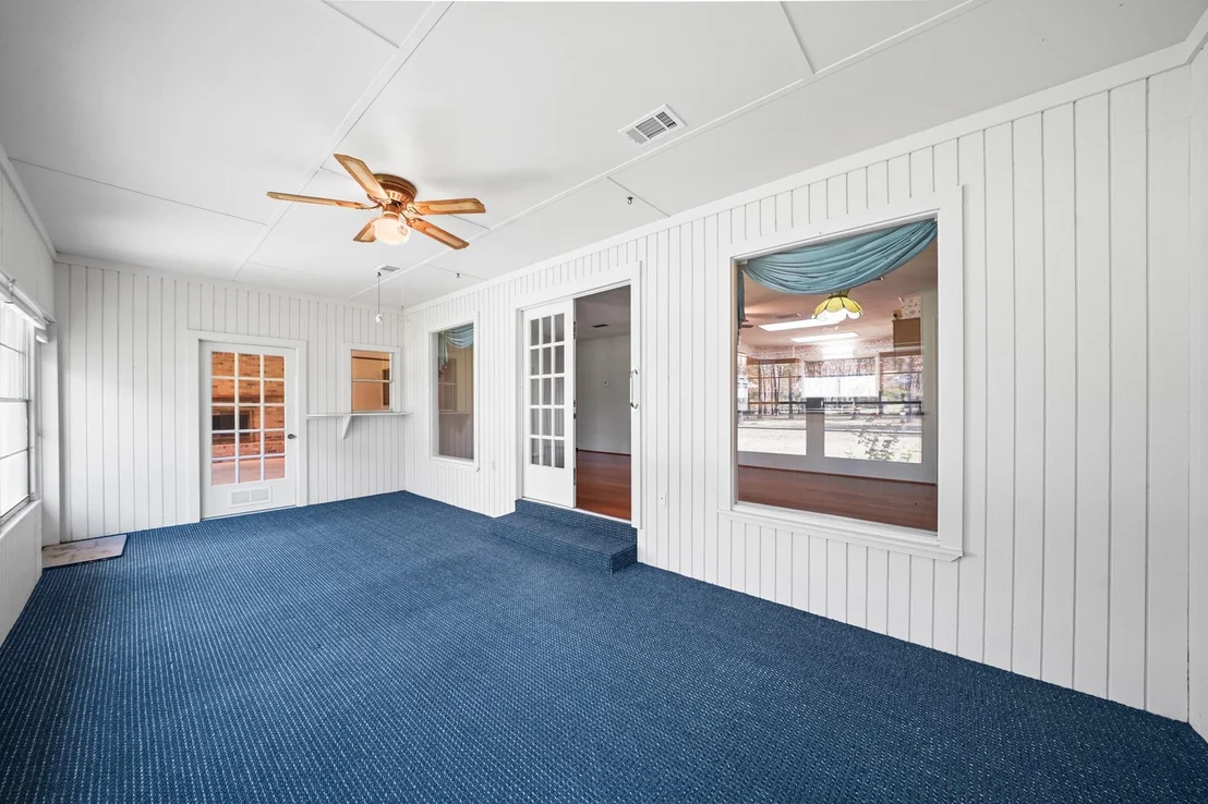 Photo of 1204 Live Oak Lane