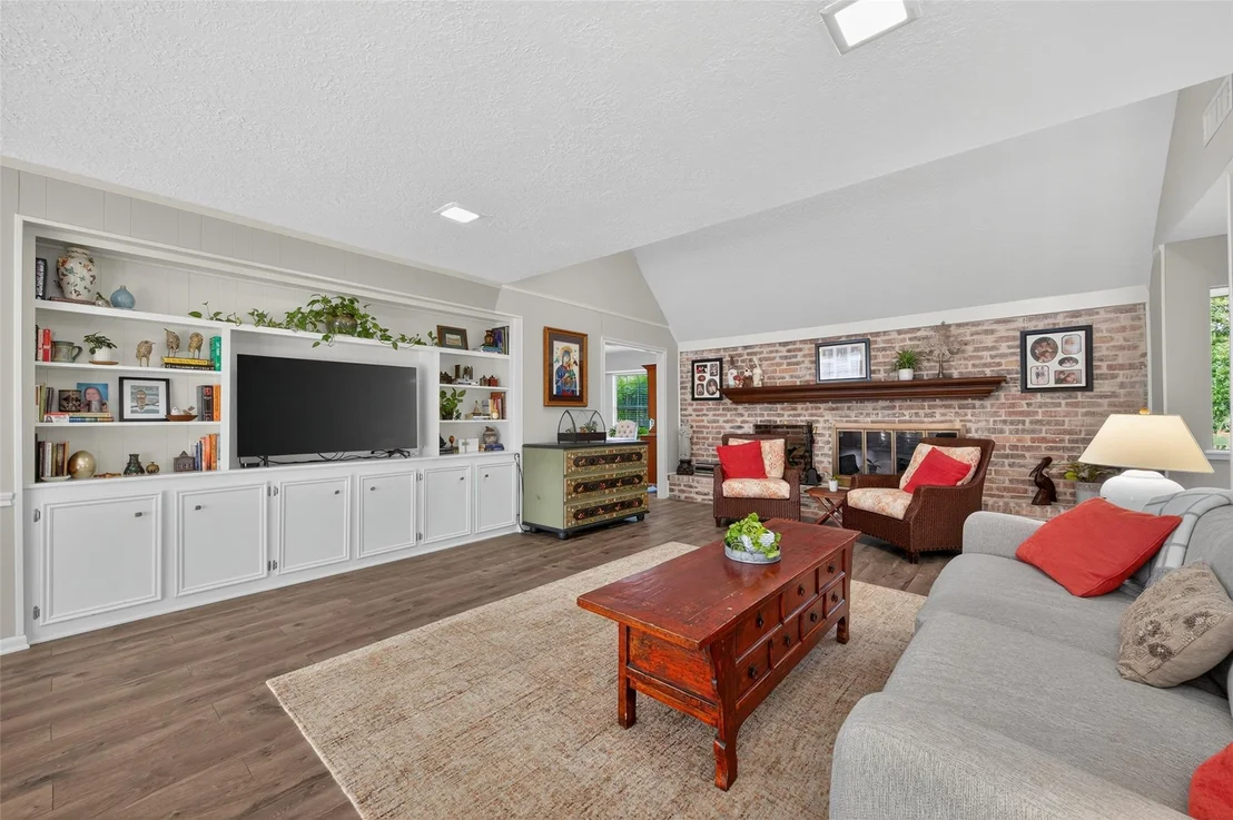 Photo of 105 Glenmora Court