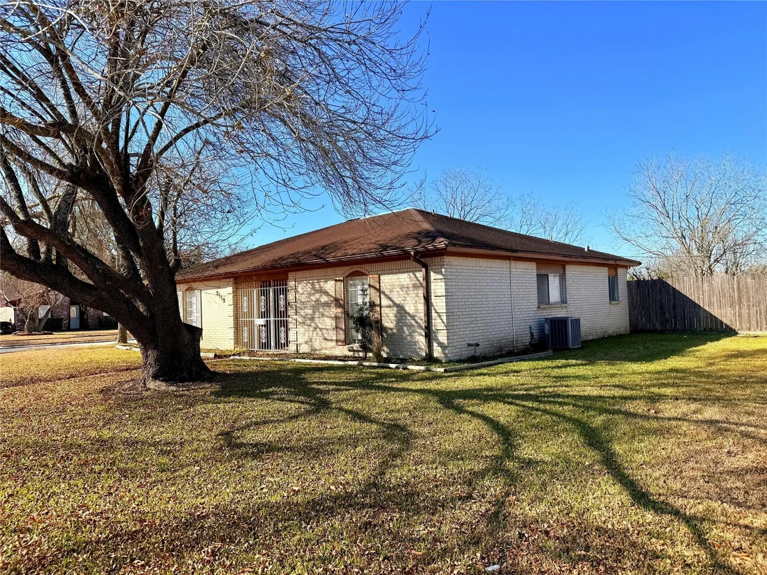 Photo of 2112 Rose Road