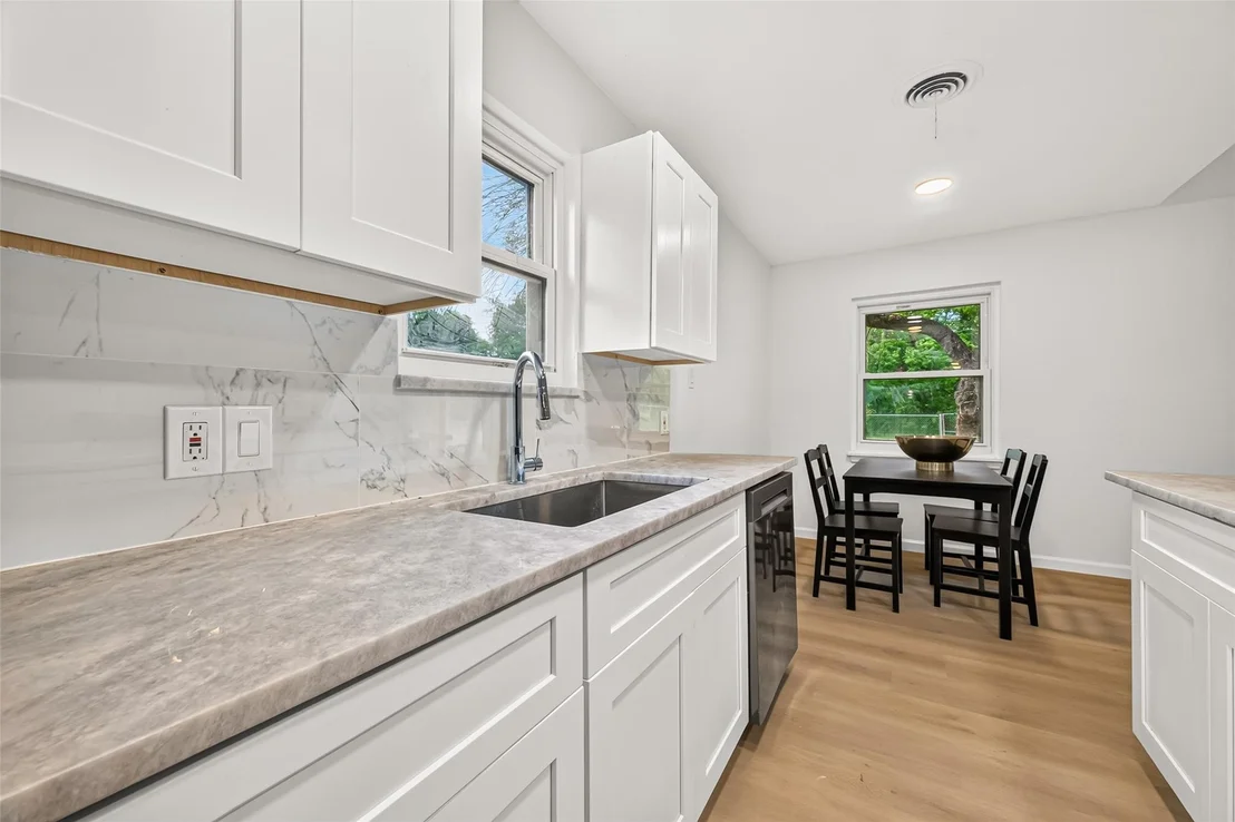 Photo of 215 Crest Hill Drive