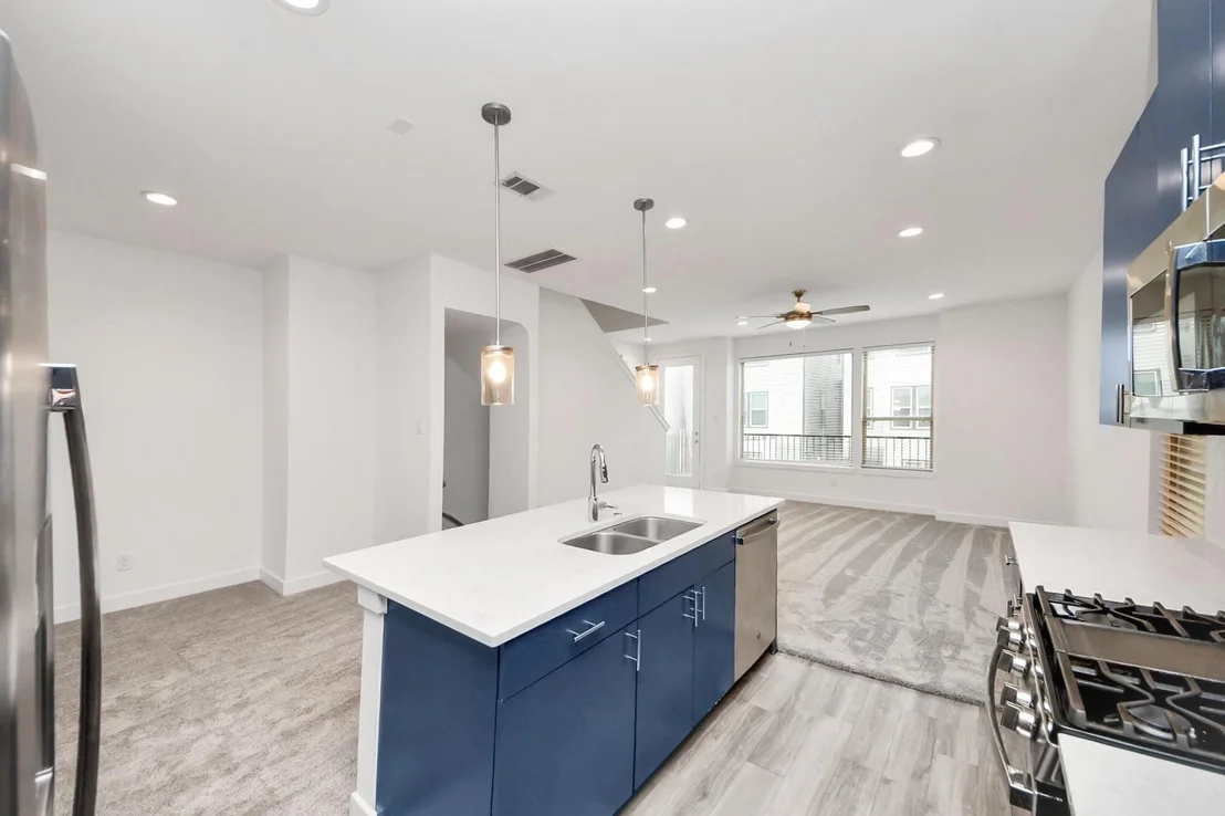 Photo of 18527 Centro Row