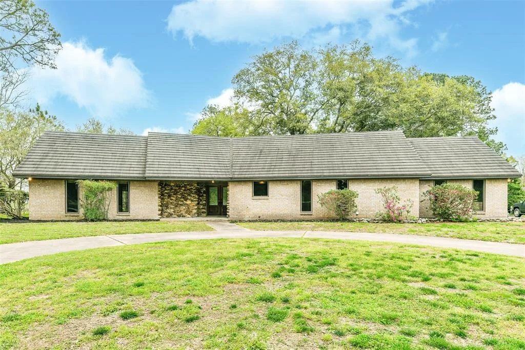 Photo of 407 Karlis Drive
