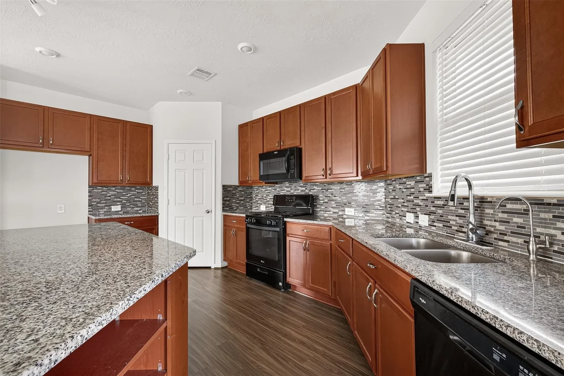 Photo of 25314 Queens Causeway Lane