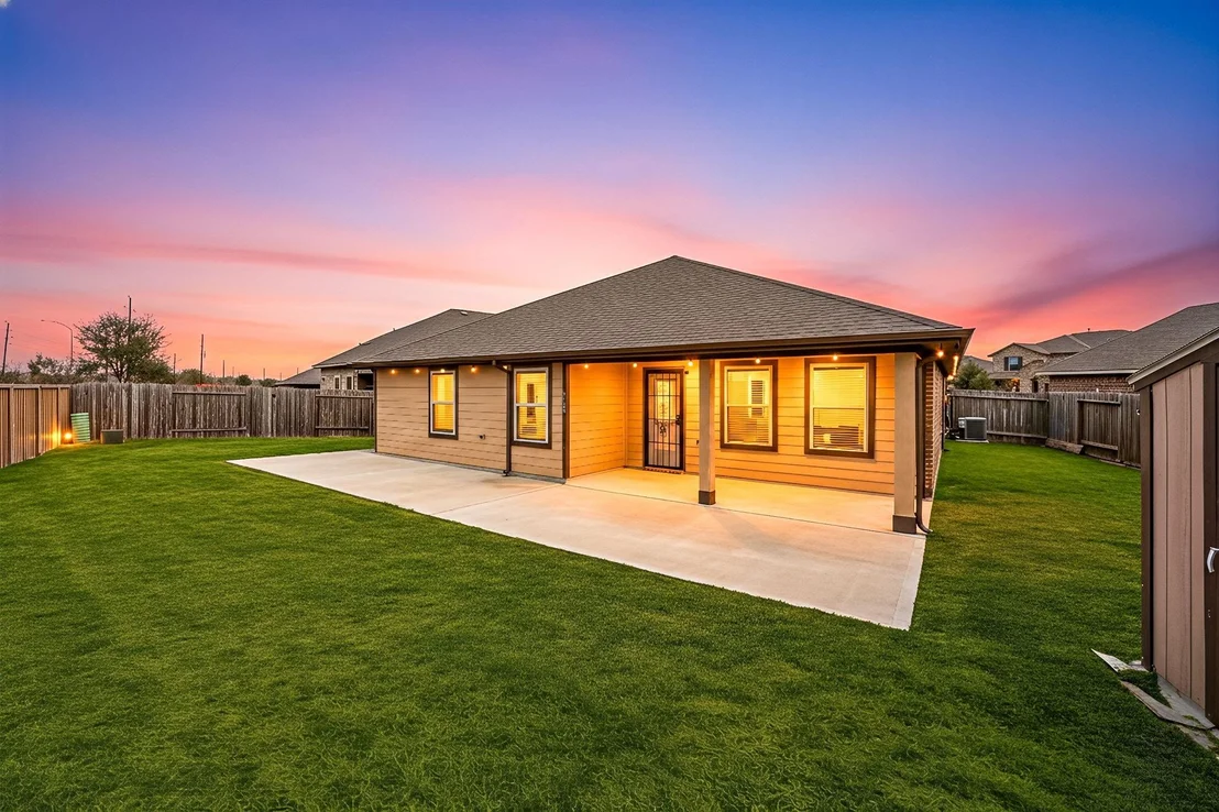 Photo of 18442 Grayson Bluff Way