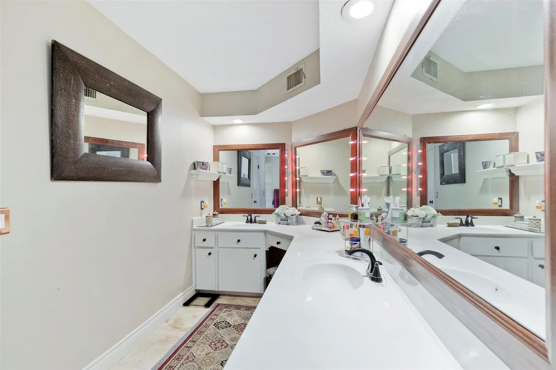 Photo of 15703 Winding Moss Drive