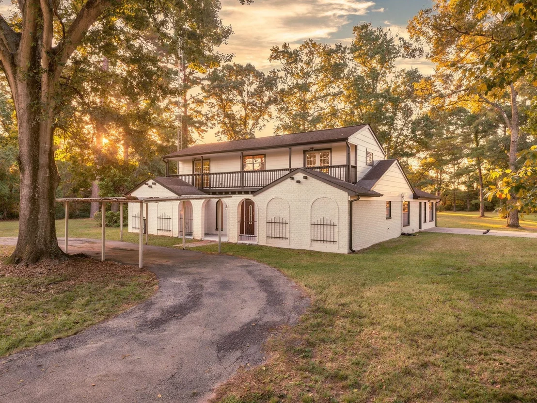 Photo of 33102 Rollingwood Drive
