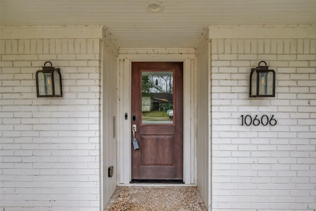 Photo of 10606 Riverview Drive