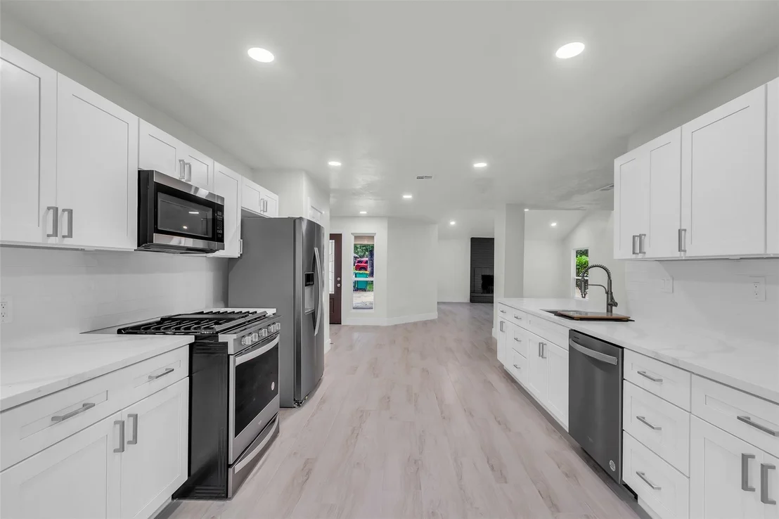 Photo of 1602 Pine Oak Drive